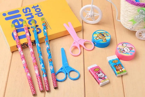 怎么給同學選禮物文具