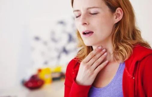 嗓子癢癢老想咳嗽怎么辦