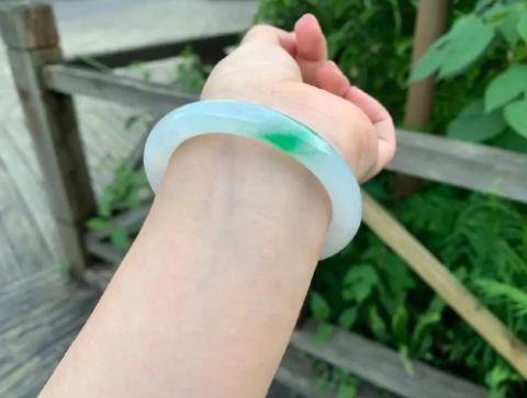 如何挑選玉鐲 如何挑選玉鐲