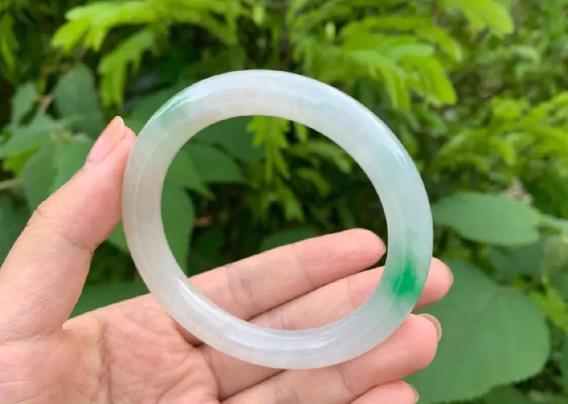 如何分辨翡翠的好壞