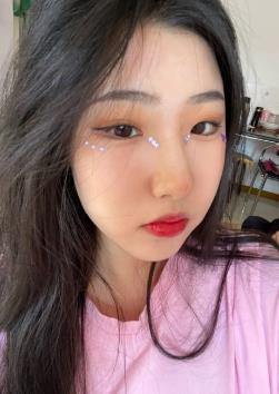 怎么在臉上種鉆石