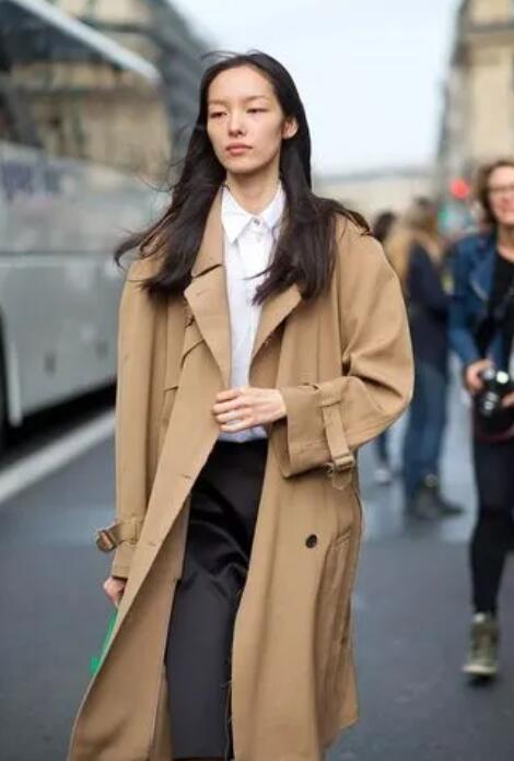 風衣內搭什么好看