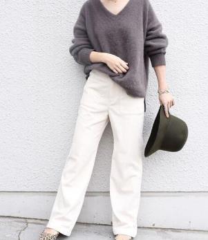 白色褲子搭什么上衣