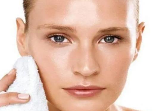 臉上出油太多怎么解決