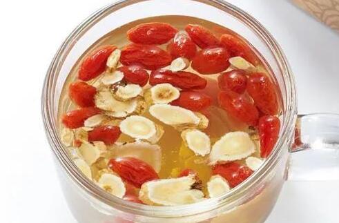 黃芪和枸杞泡水喝有什么作用