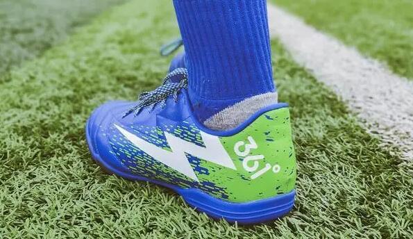 足球鞋怎么選