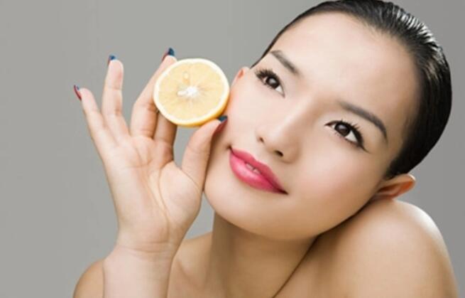 皮膚變黃怎么辦