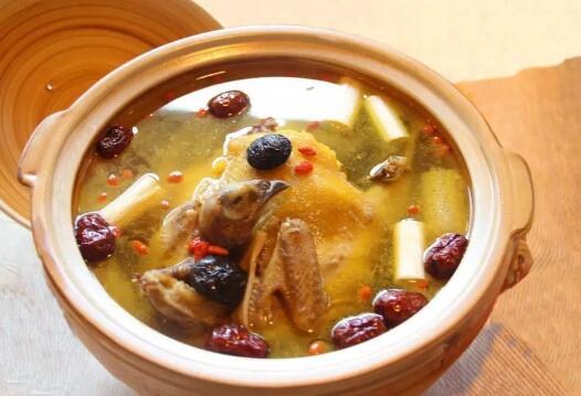 雞湯放什么材料煲湯好喝