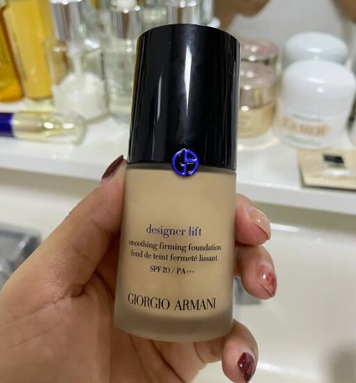 阿瑪尼粉底液好用嗎