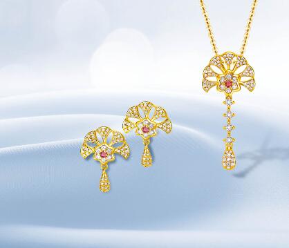 如何正確佩戴珠寶以展現(xiàn)個人風(fēng)格？