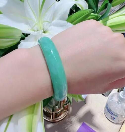 翡翠手鐲怎么選才是最好的