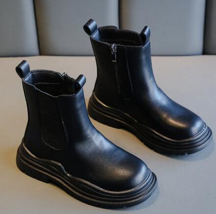 鞋子的材質對舒適度和耐久性有何影響？