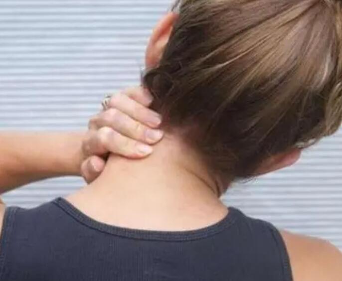 落枕脖子疼怎么辦最快最有效