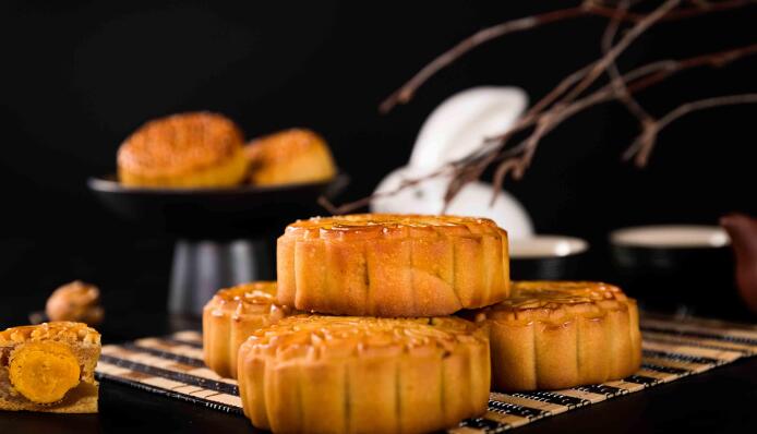 能否介紹不同地區月餅的差異？