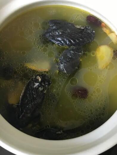 還有哪些食材可以用于燉烏雞湯？
