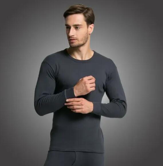 一覺醒來：大二女生賣男士保暖衣月入兩萬的新聞上了熱搜