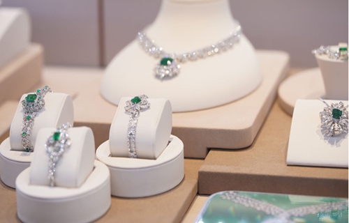 簡短浪漫的珠寶文案