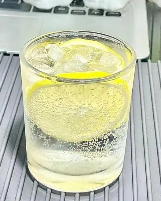 檸檬水，給生活加點“酸”