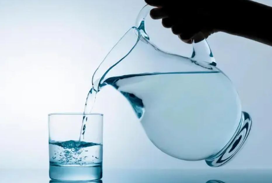 早上空腹喝淡鹽水有什么好處 早上空腹喝淡鹽水有什么好處