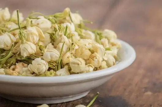 喝茉莉花茶有什么好處 喝茉莉花茶有什么好處