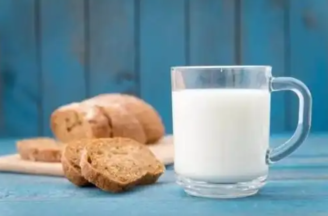 喝脫脂牛奶有什么好處 喝脫脂牛奶有什么好處