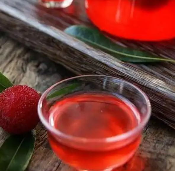 喝楊梅酒對身體有什么好處和壞處 喝楊梅酒對身體有什么好處和壞處